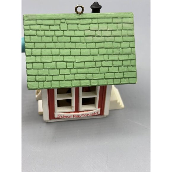 Vtg 1985 Hallmark Little Red Schoolhouse Ornament Lighted Christmas - Picture 3 of 7